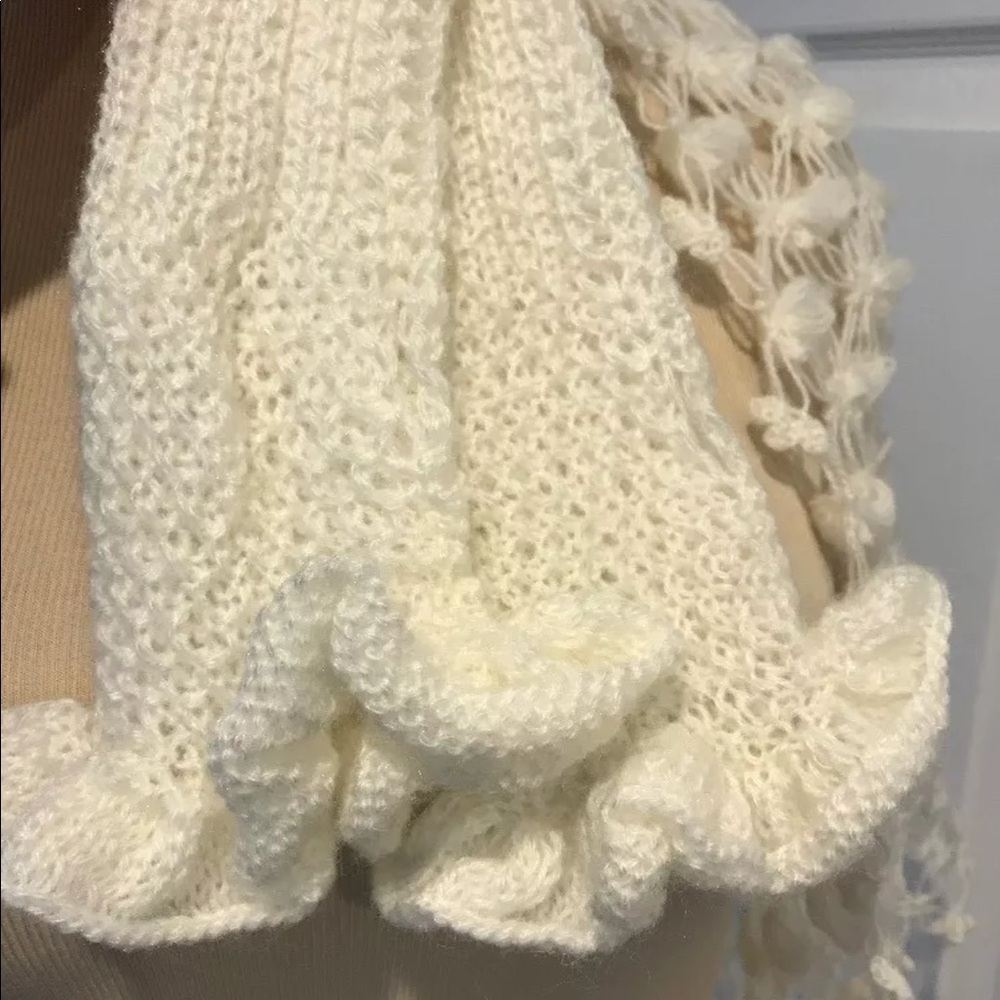Ivory Bridal Shaw Wrap and Fingerless Gloves Set - Picture 4 of 7